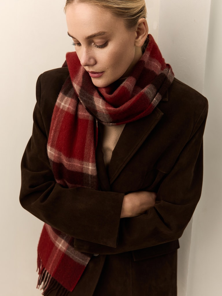 Schal aus Wollgarn mit Karo
