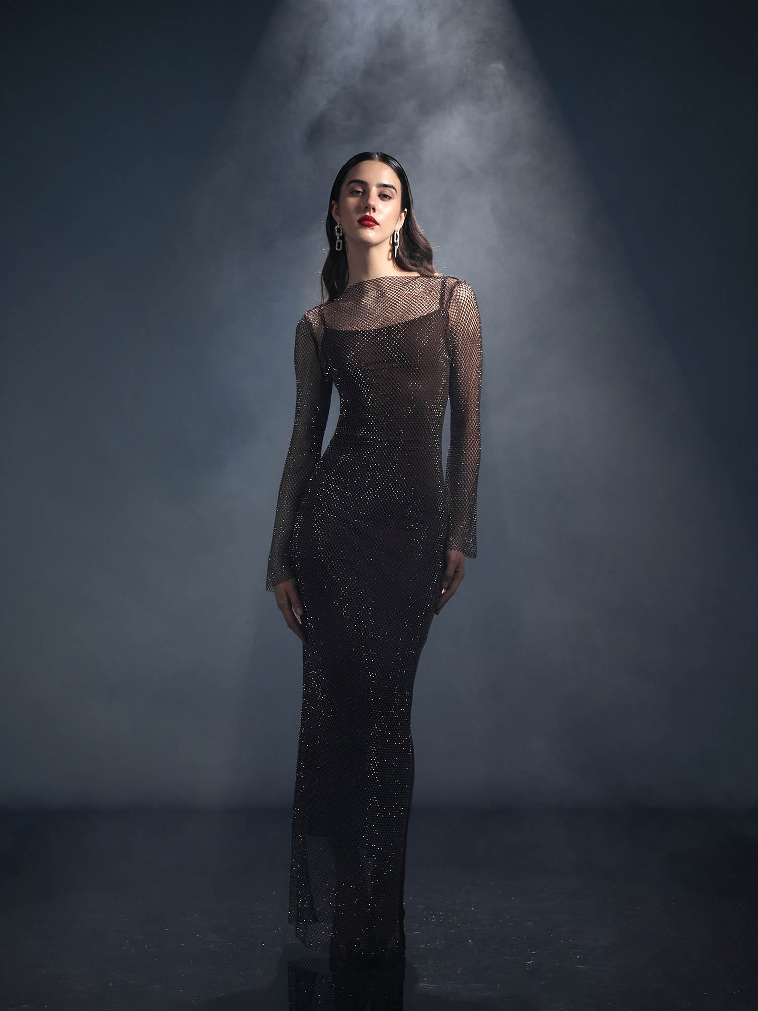 Платье-сетка макси с однотонным подкладом