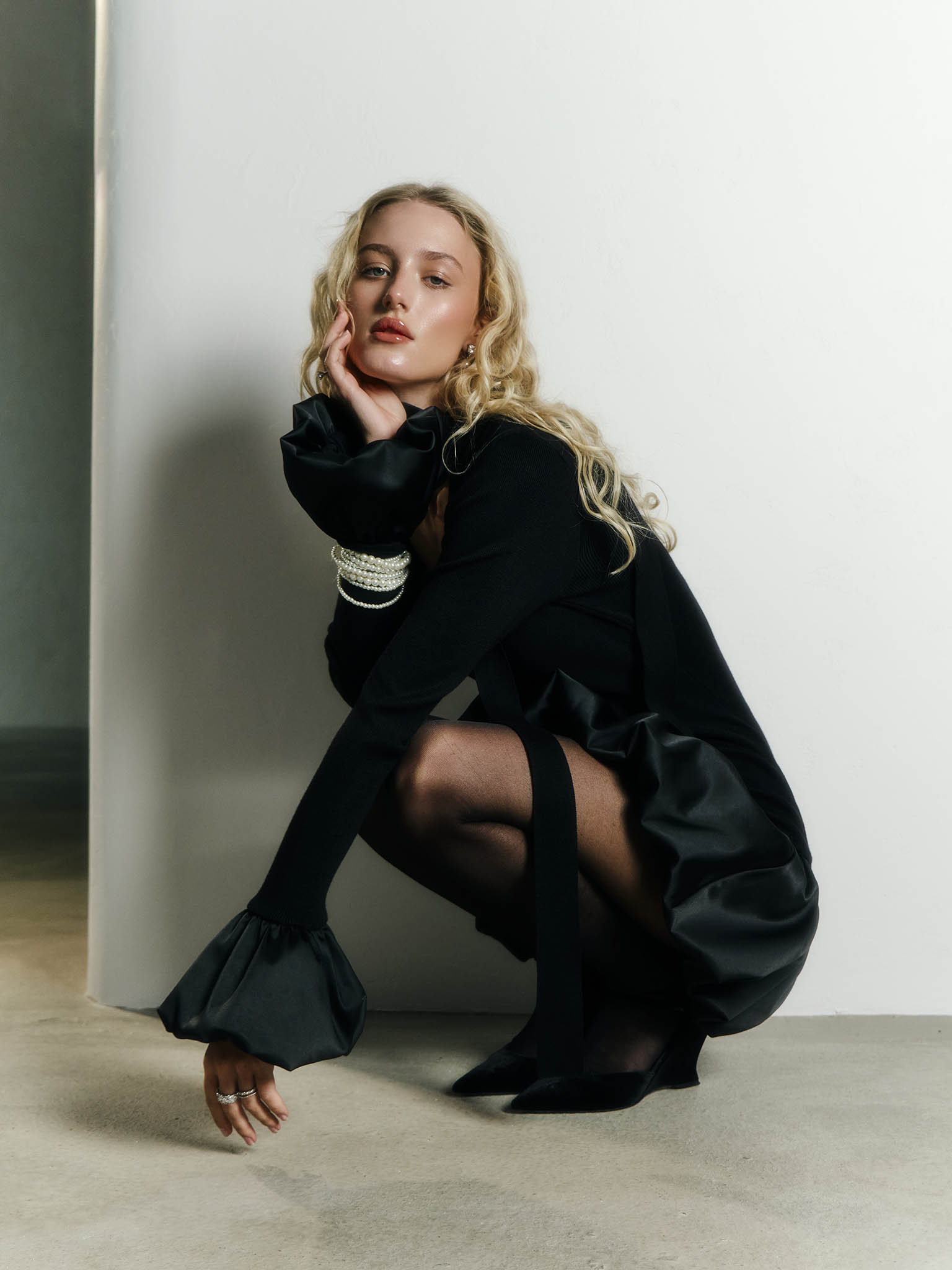 Mini jersey dress with smooth fabric details