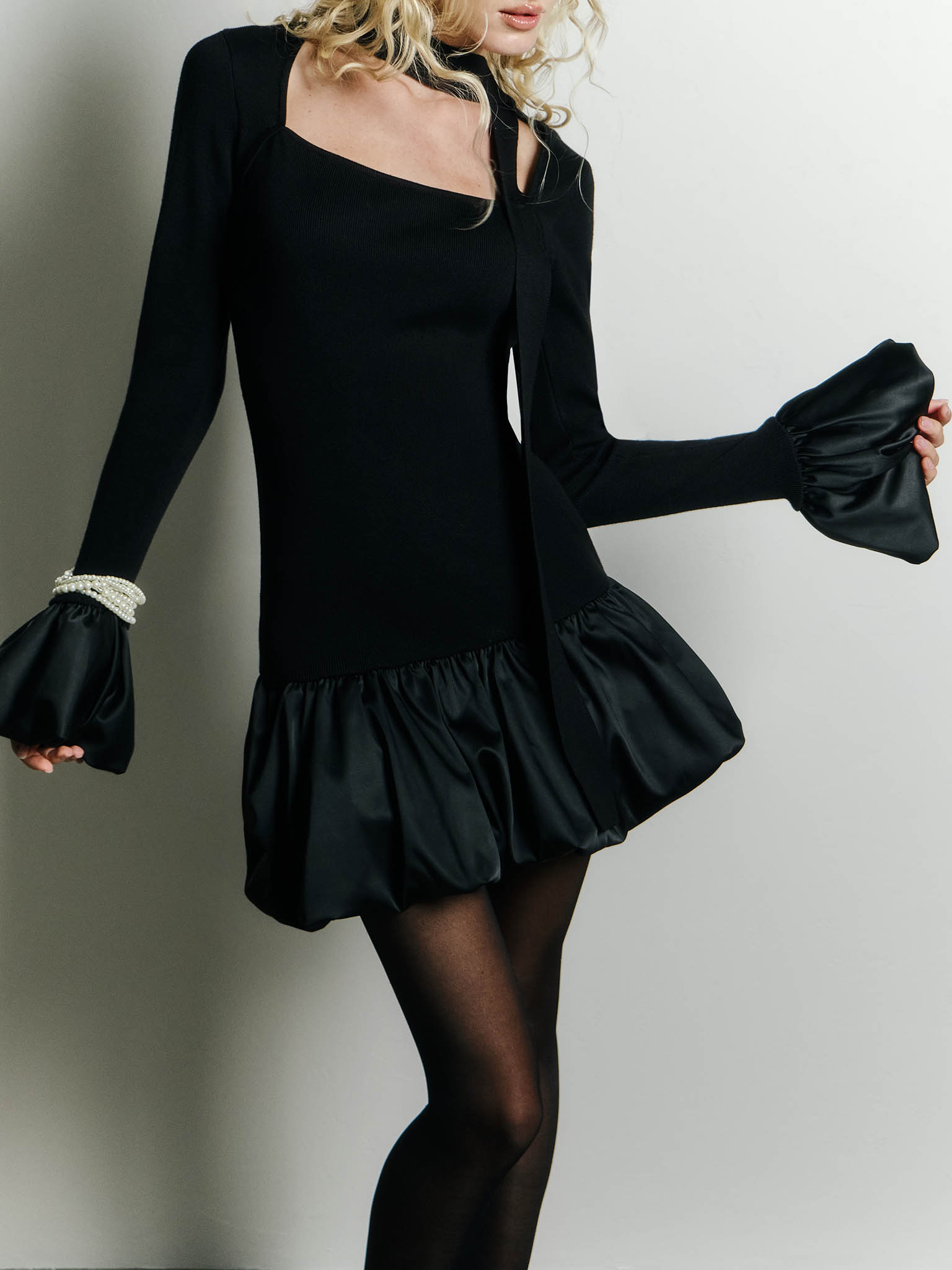 Mini jersey dress with smooth fabric details