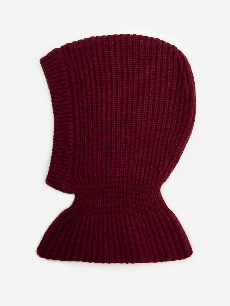 Капор из вязаного трикотажа с деталями в рубчик