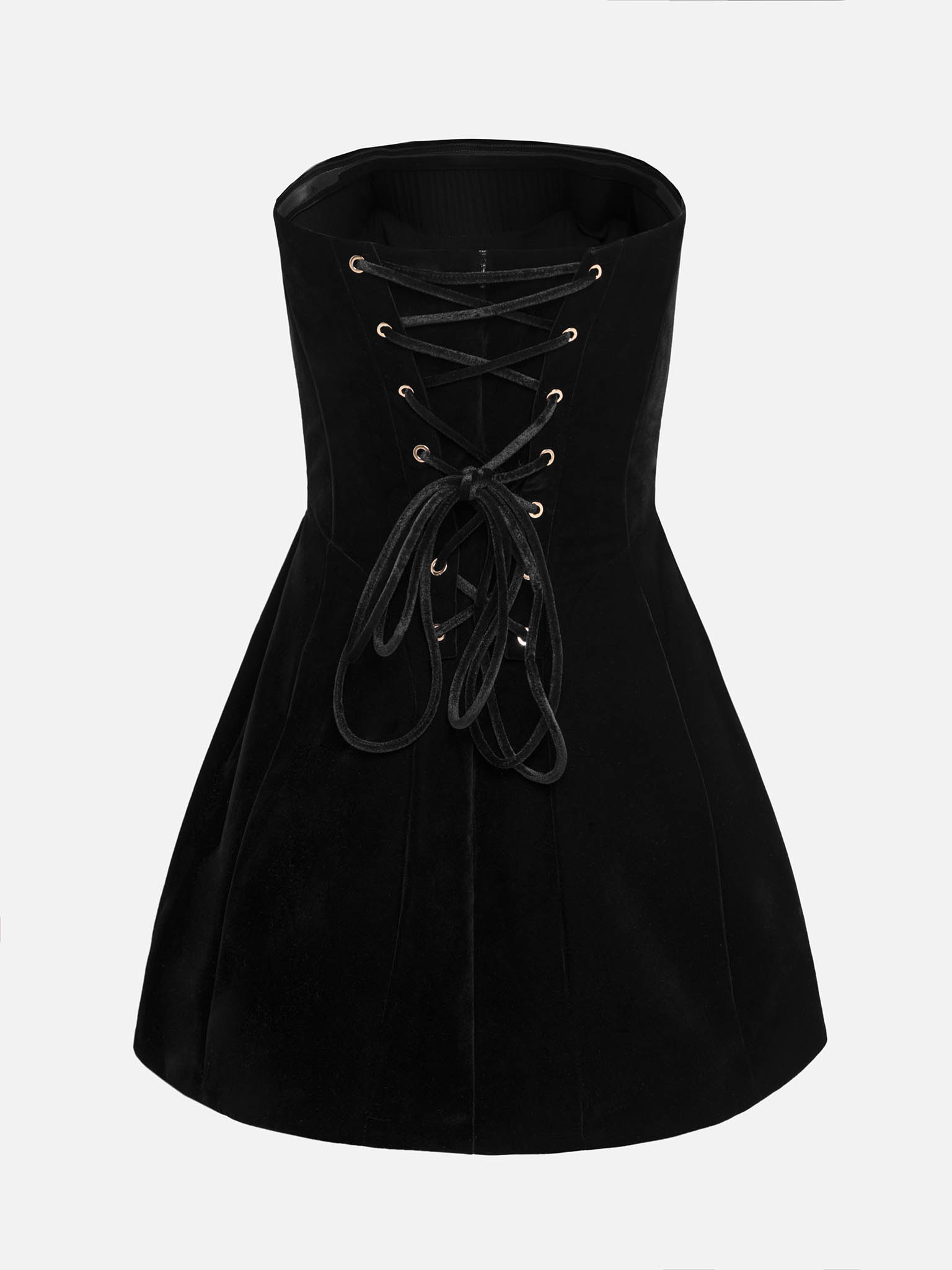 Aksamitna sukienka mini z bufiastą spódnicą