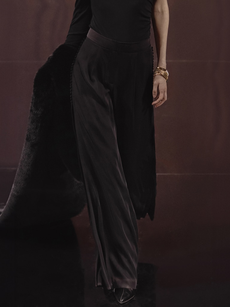 Брюки палаццо из легкой ткани с декором на боковых швах