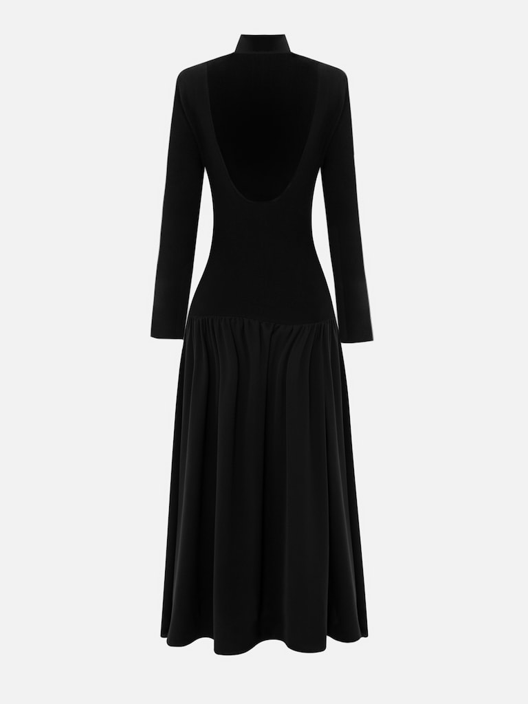 Jersey maxi dress with pearl necklace