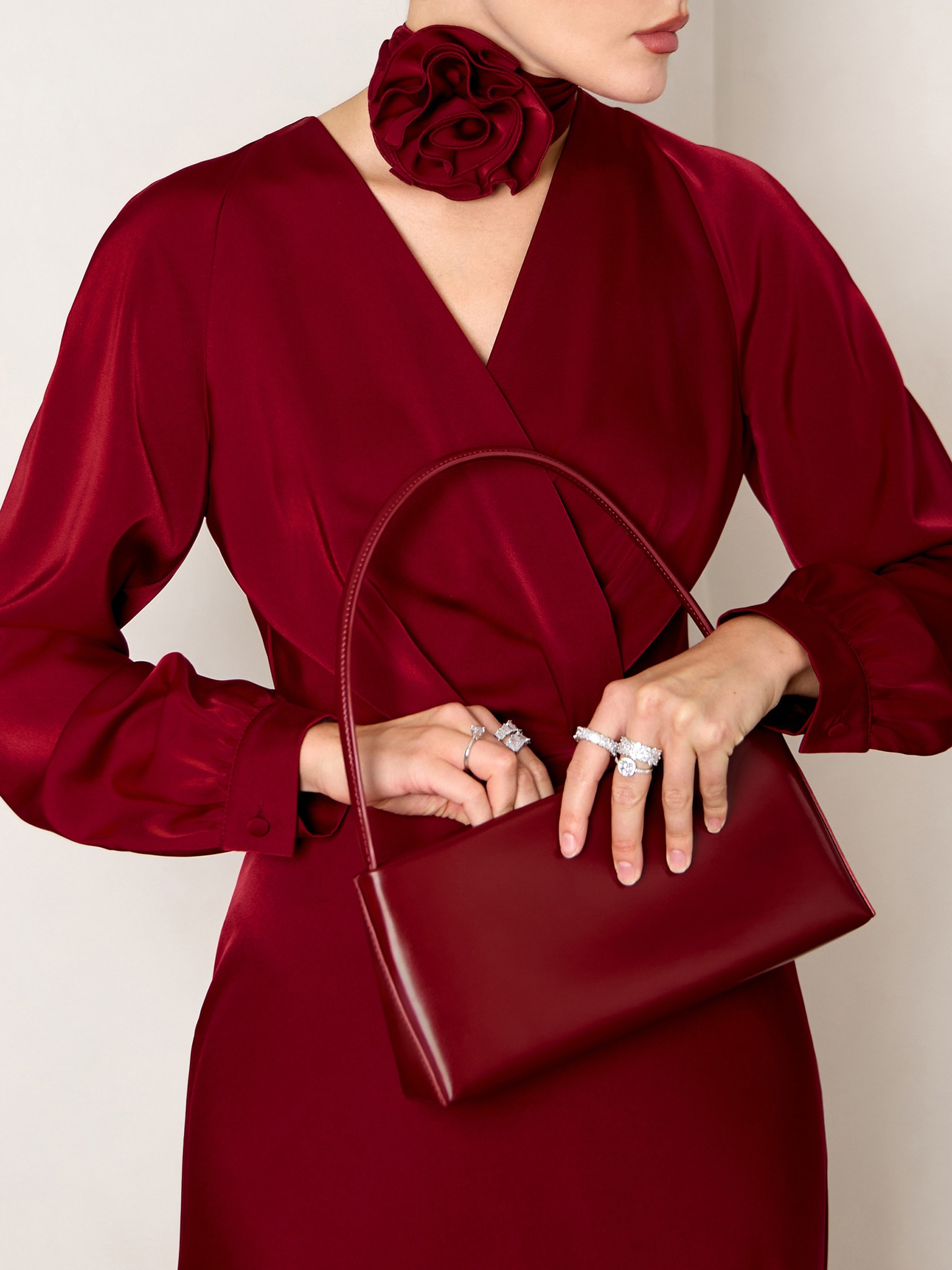 Приталенное платье миди с шарфом и цветком в тон :: LICHI - Online ...