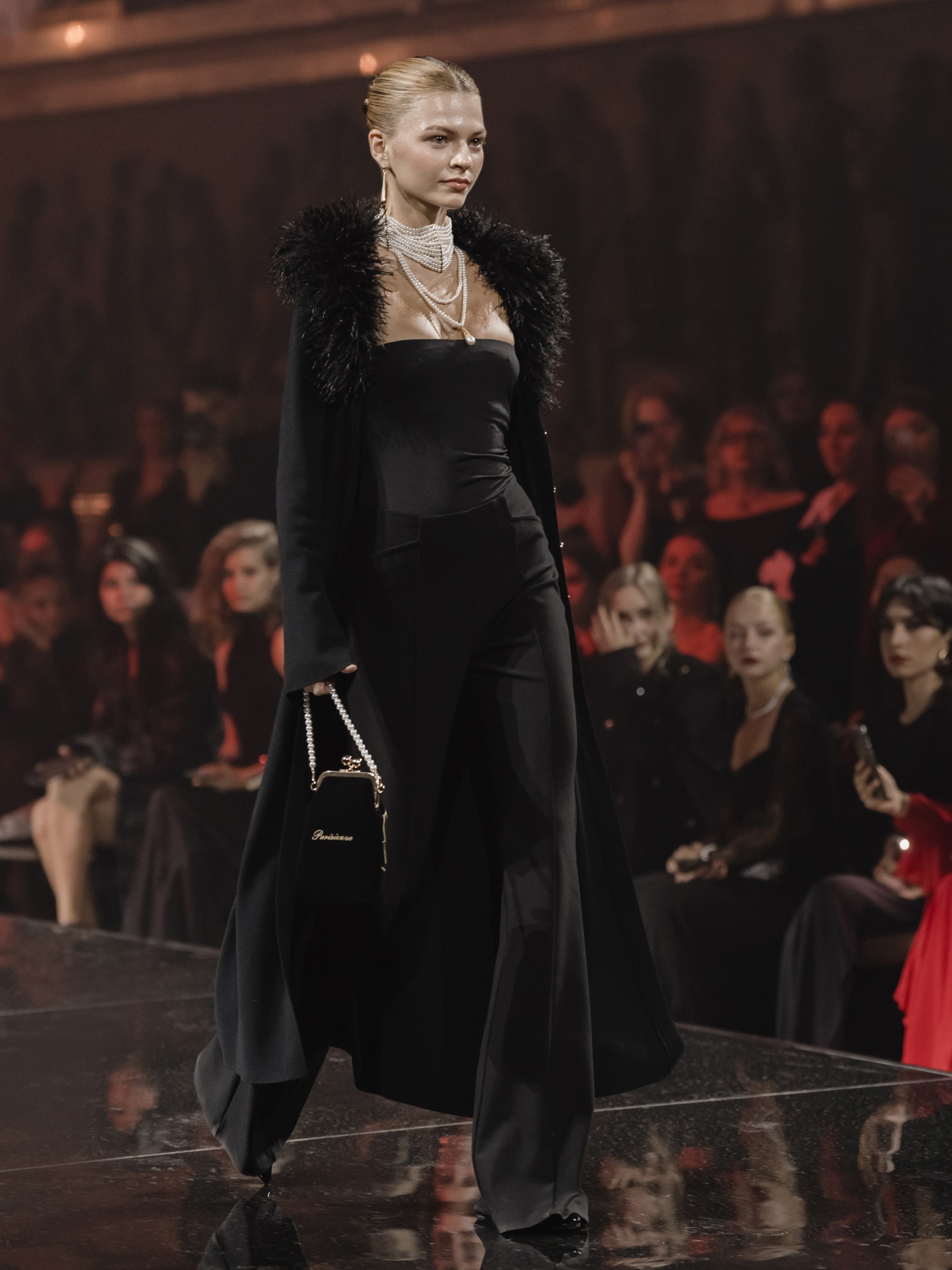 Боди с открытыми плечами :: LICHI - Online fashion store