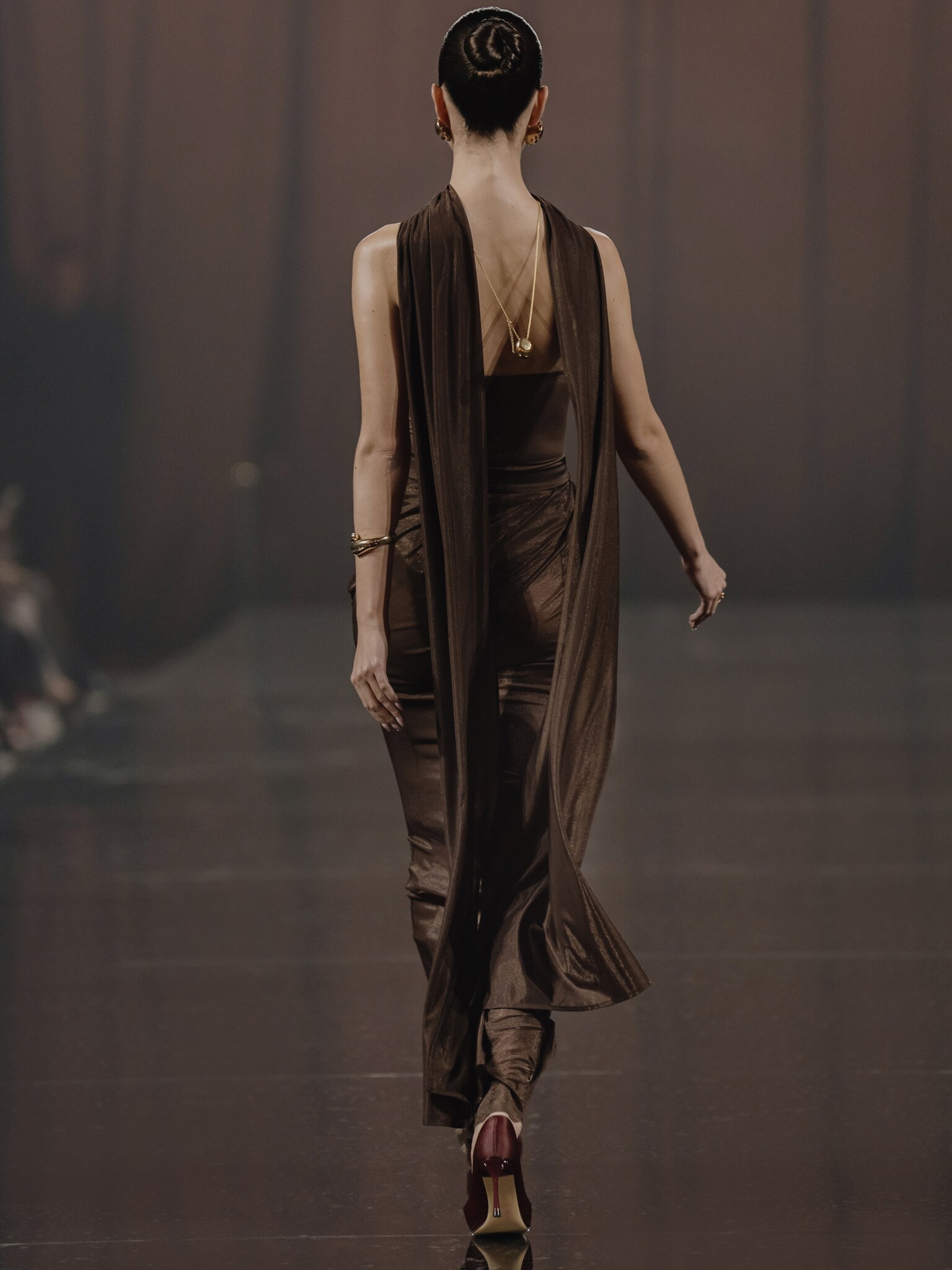Боди с открытыми плечами :: LICHI - Online fashion store