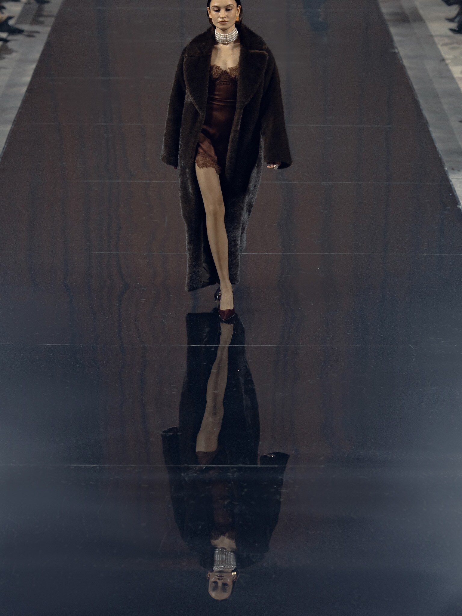 Платье-комбинация мини с кружевными деталями :: LICHI - Online fashion ...