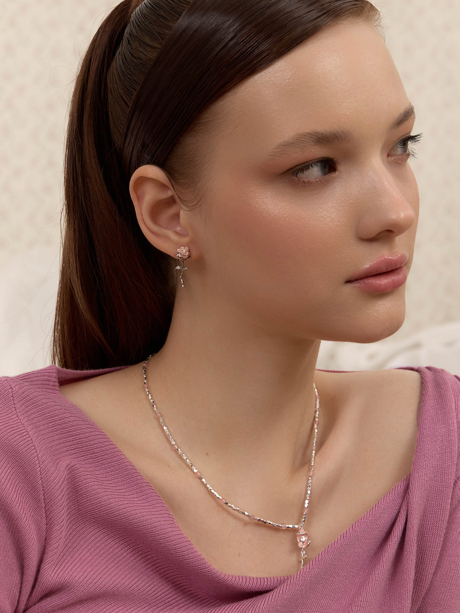 Collier avec pendentif en forme de fleur