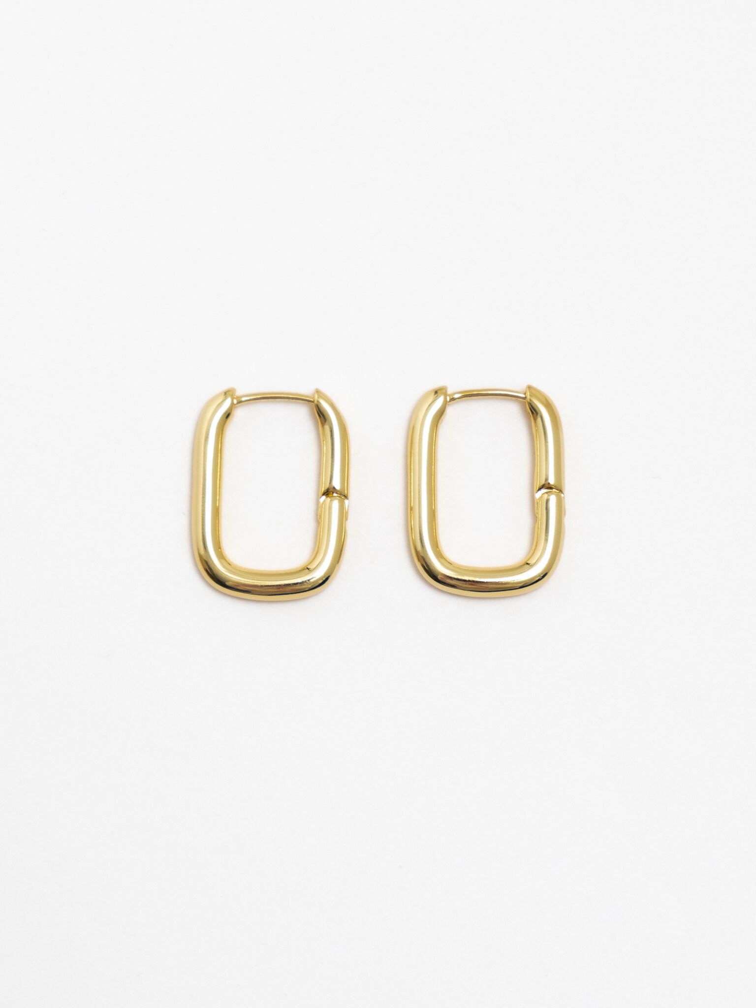 Smooth metal oval earrings