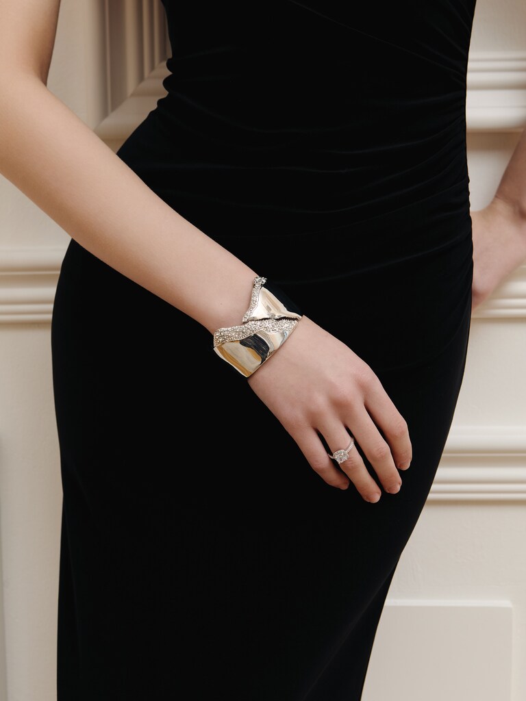 Круглый браслет абстрактной формы