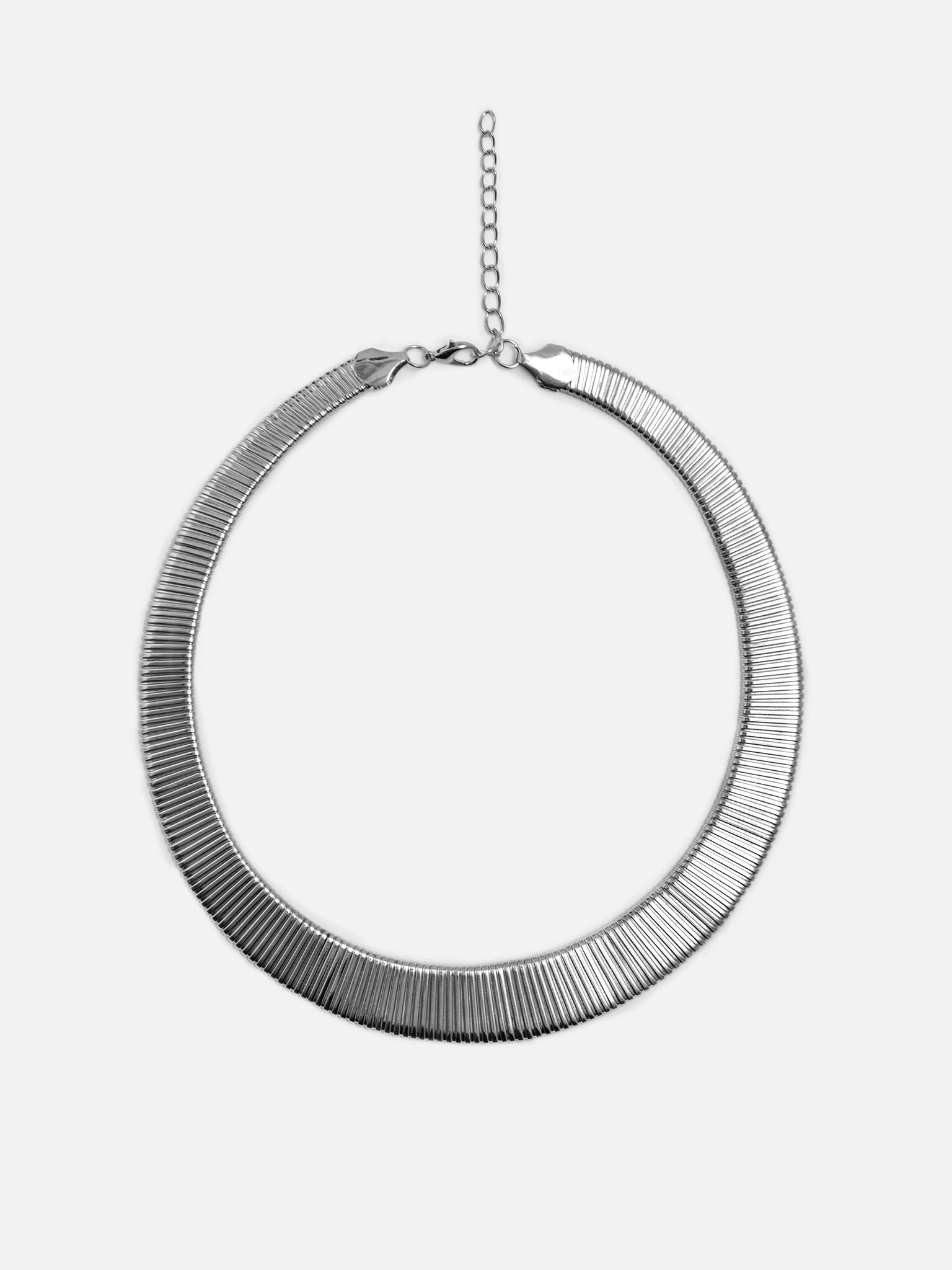 Круглое колье из фактурного металла