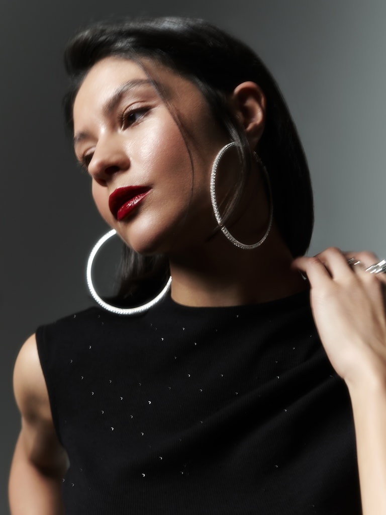 Объемные серьги-кольца из страз