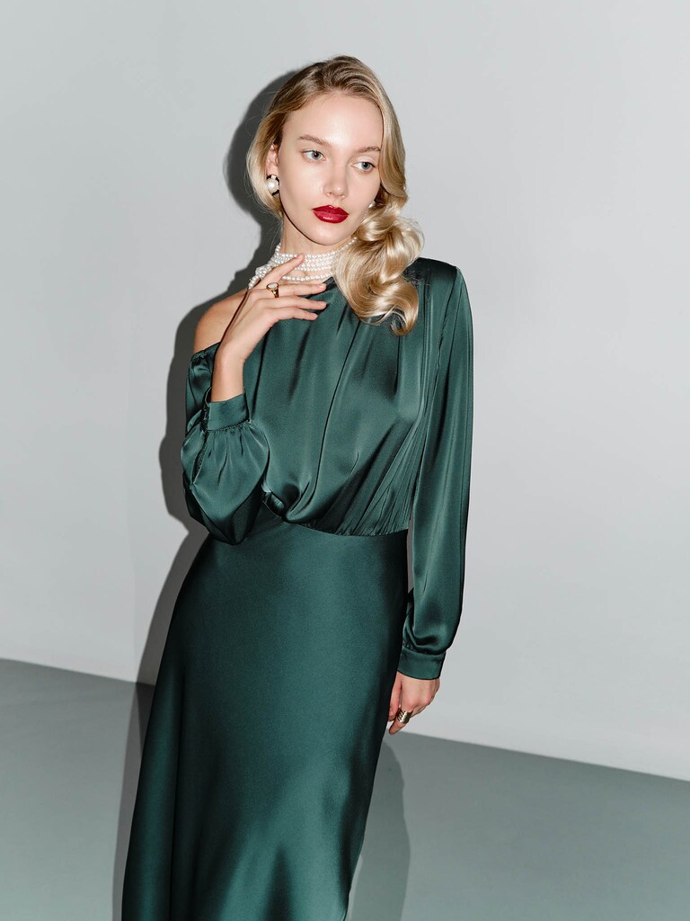 Атласное платье миди с лифом на одно плечо :: LICHI - Online fashion store