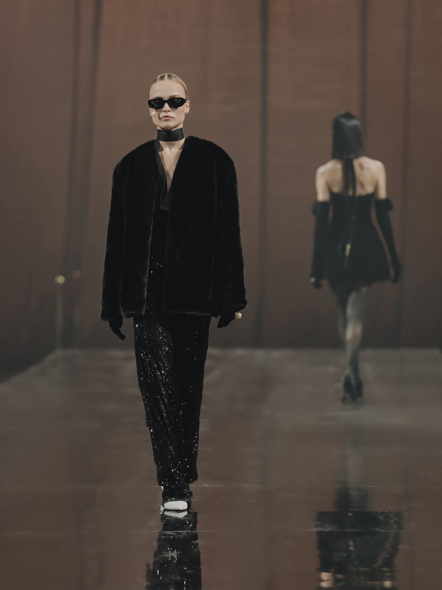 Брюки палаццо из ткани в пайетках :: LICHI - Online fashion store