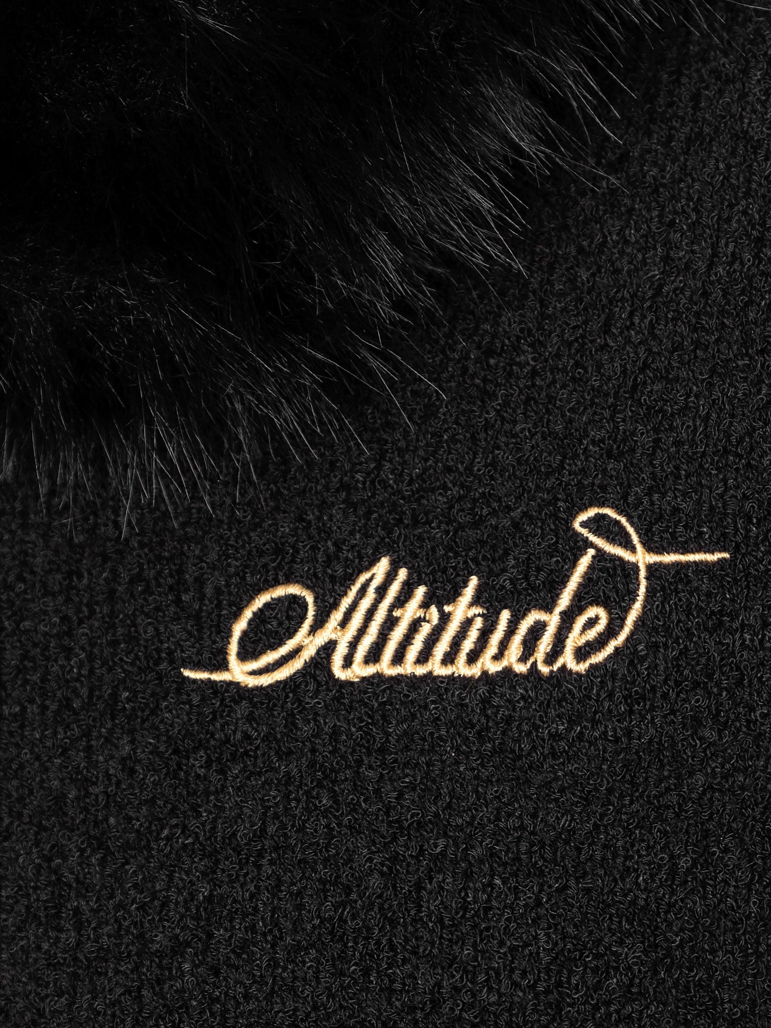 Zip-up cardigan with fur collar