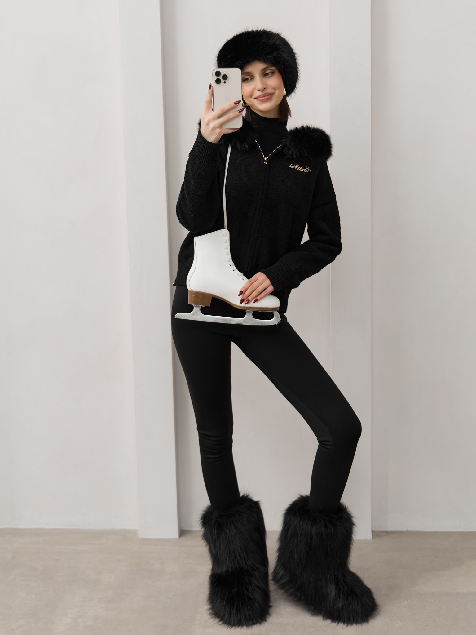 Zip-up cardigan with fur collar