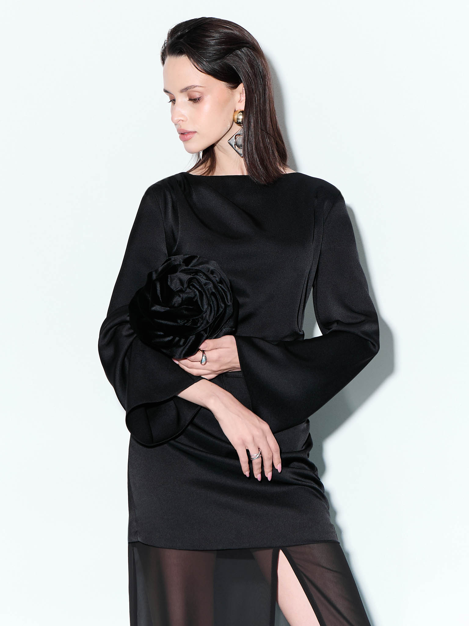 Атласное платье мини с полупрозрачной юбкой :: LICHI - Online fashion store