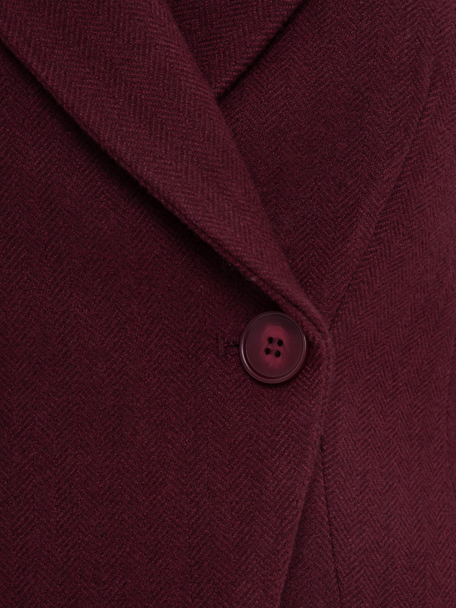 Приталенное пальто-жакет с застежкой на одну пуговицу