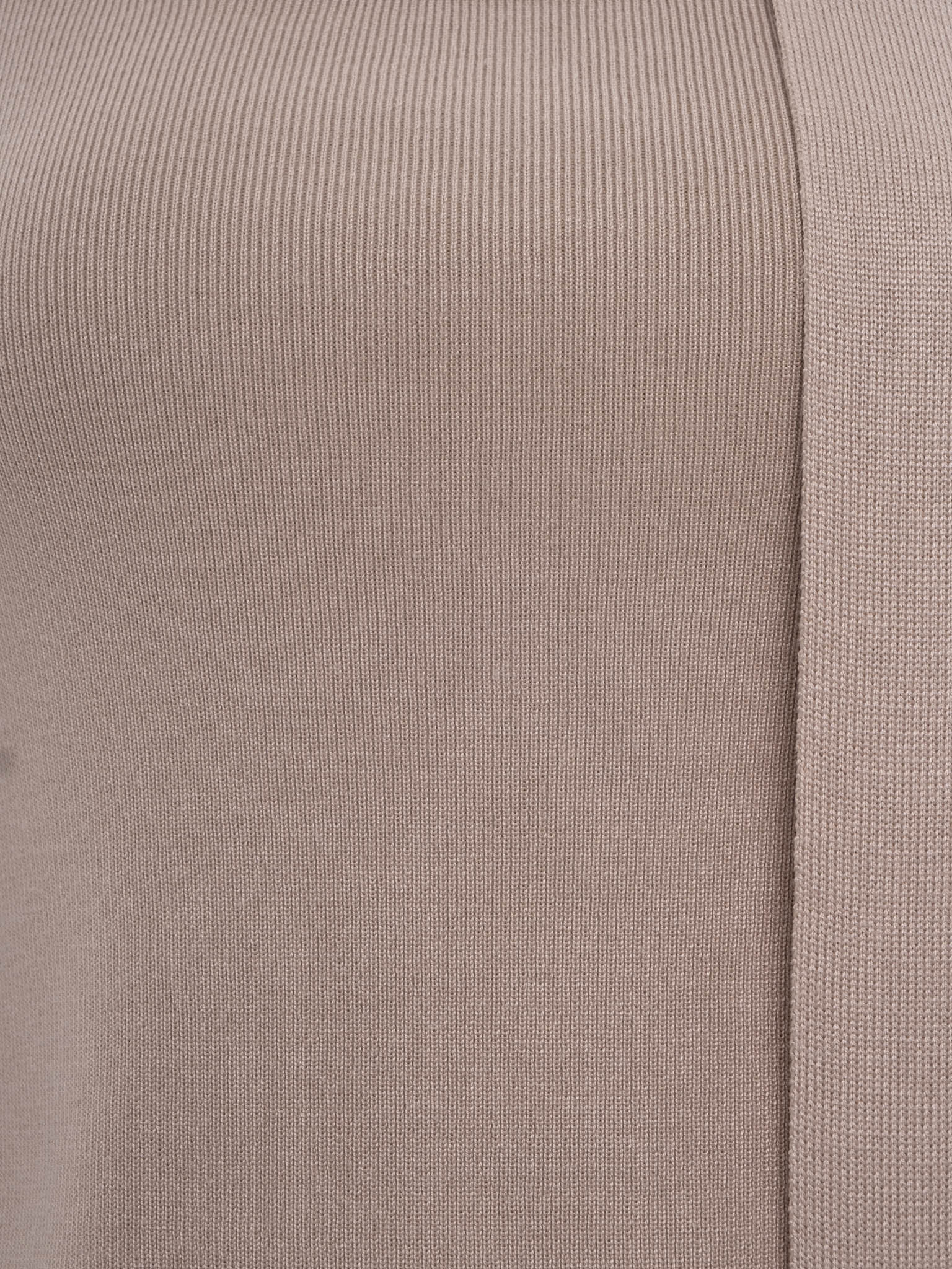 Oberteil aus Jersey mit asymmetrischer Kante und Schal