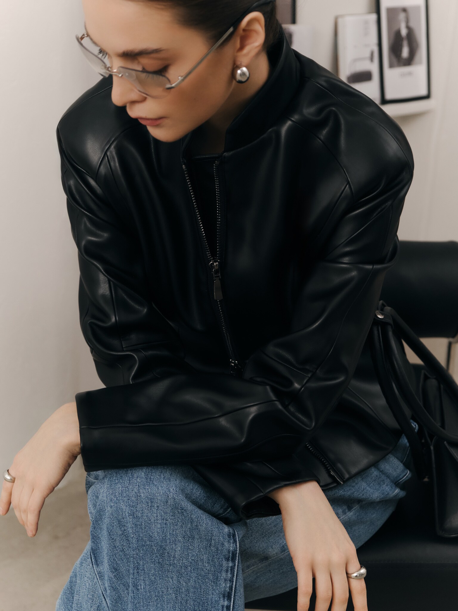 Приталенная куртка из матовой экокожи