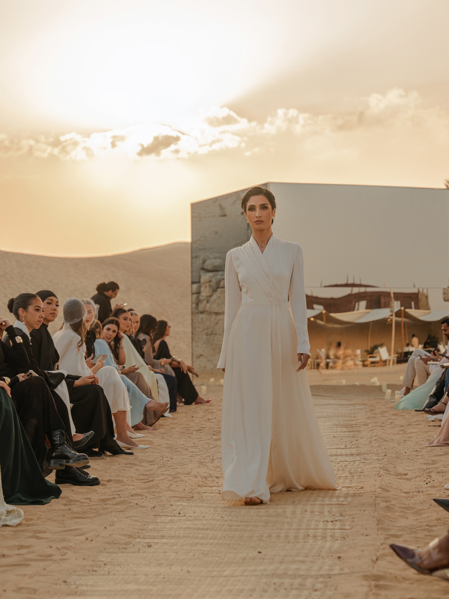 Платье макси в пол с эффектом запаха