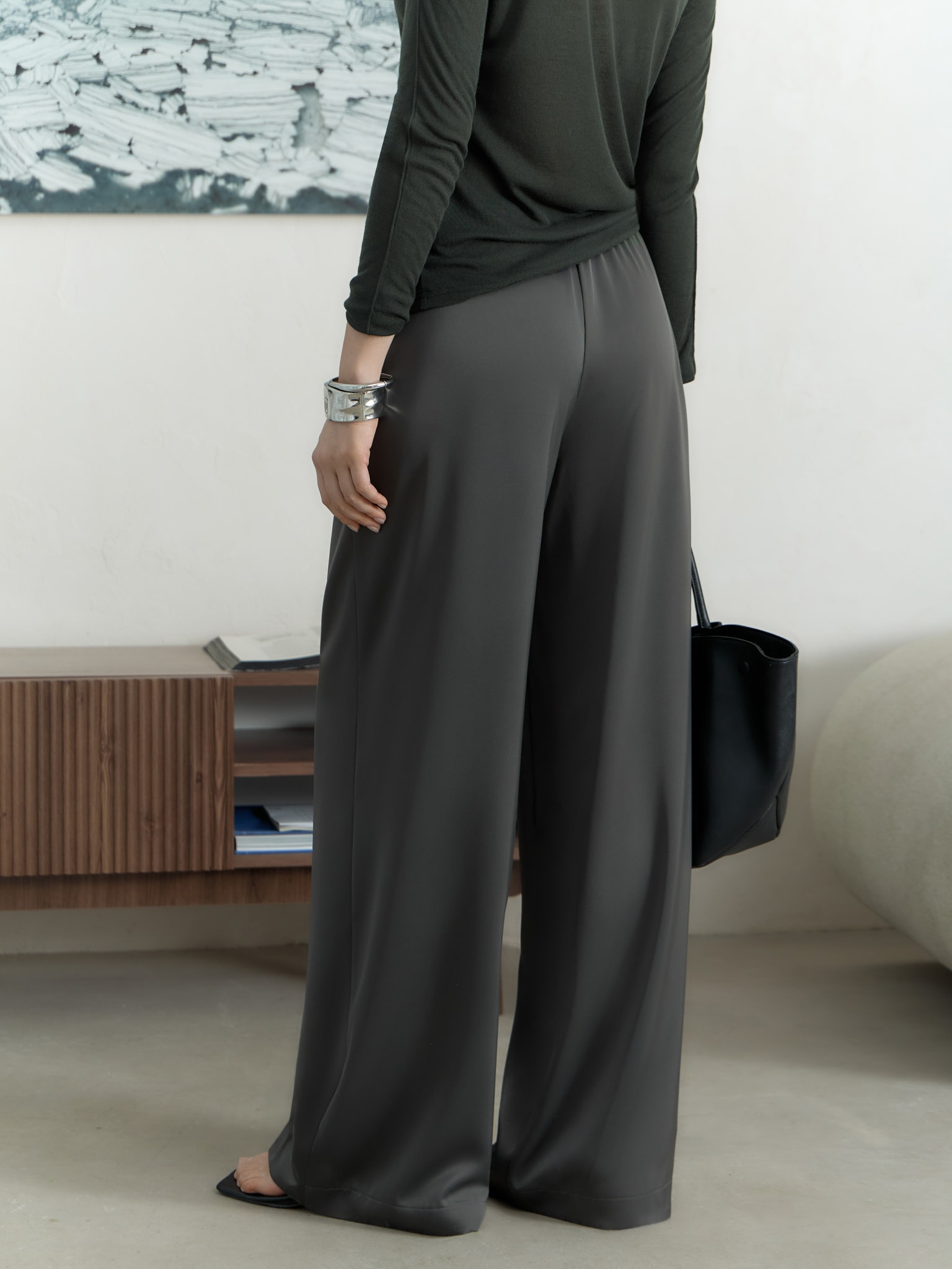 Smooth jersey loose-fitting trousers