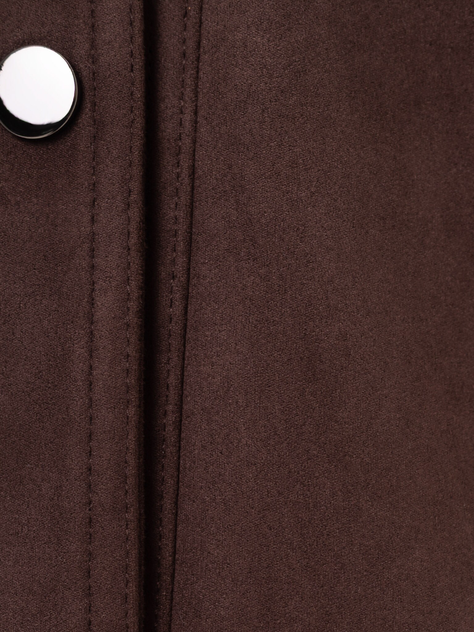 Kurze Jacke aus Eco-Wildleder mit Knopfverschluss