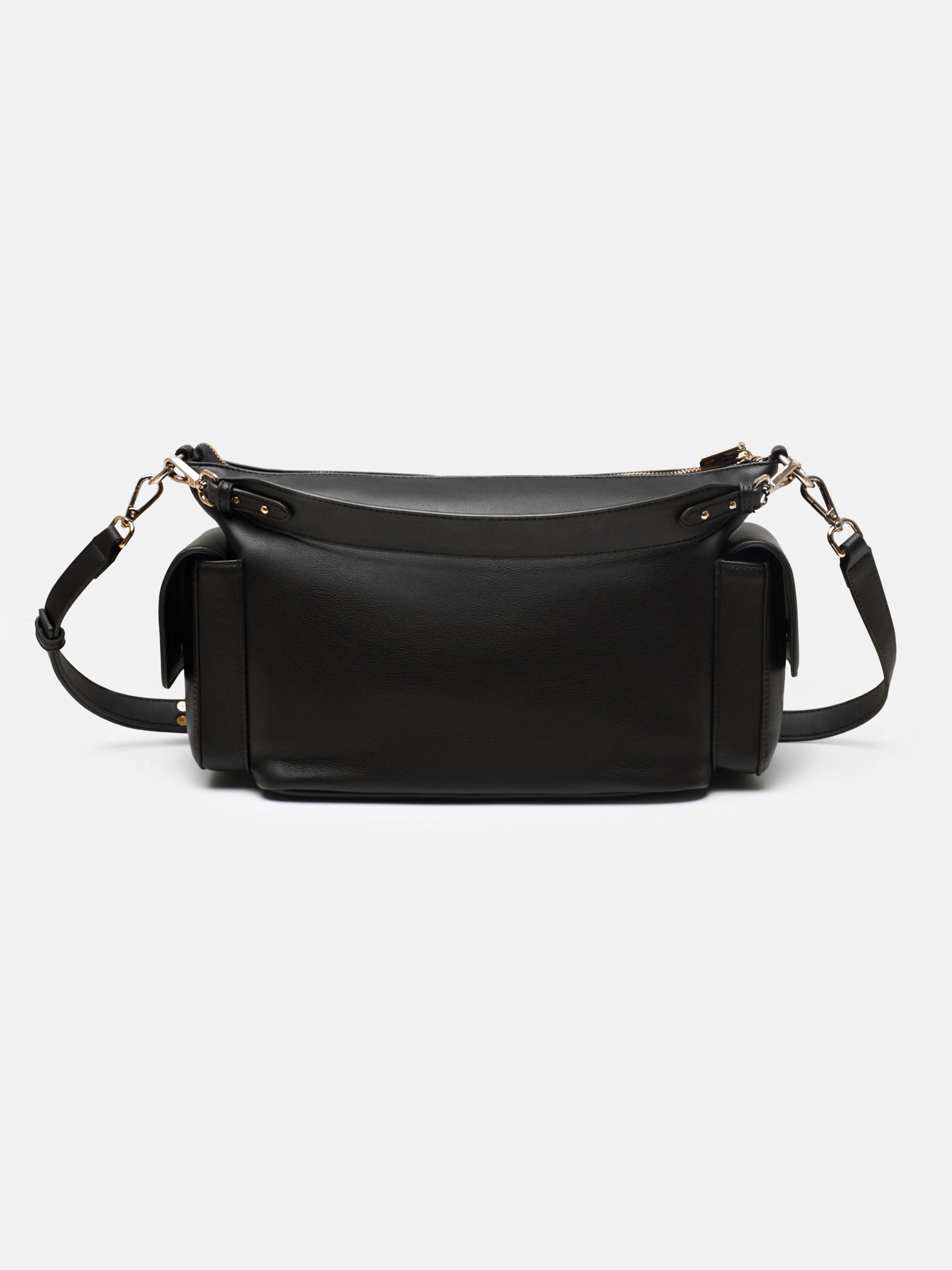 Rectangular bag with large pockets