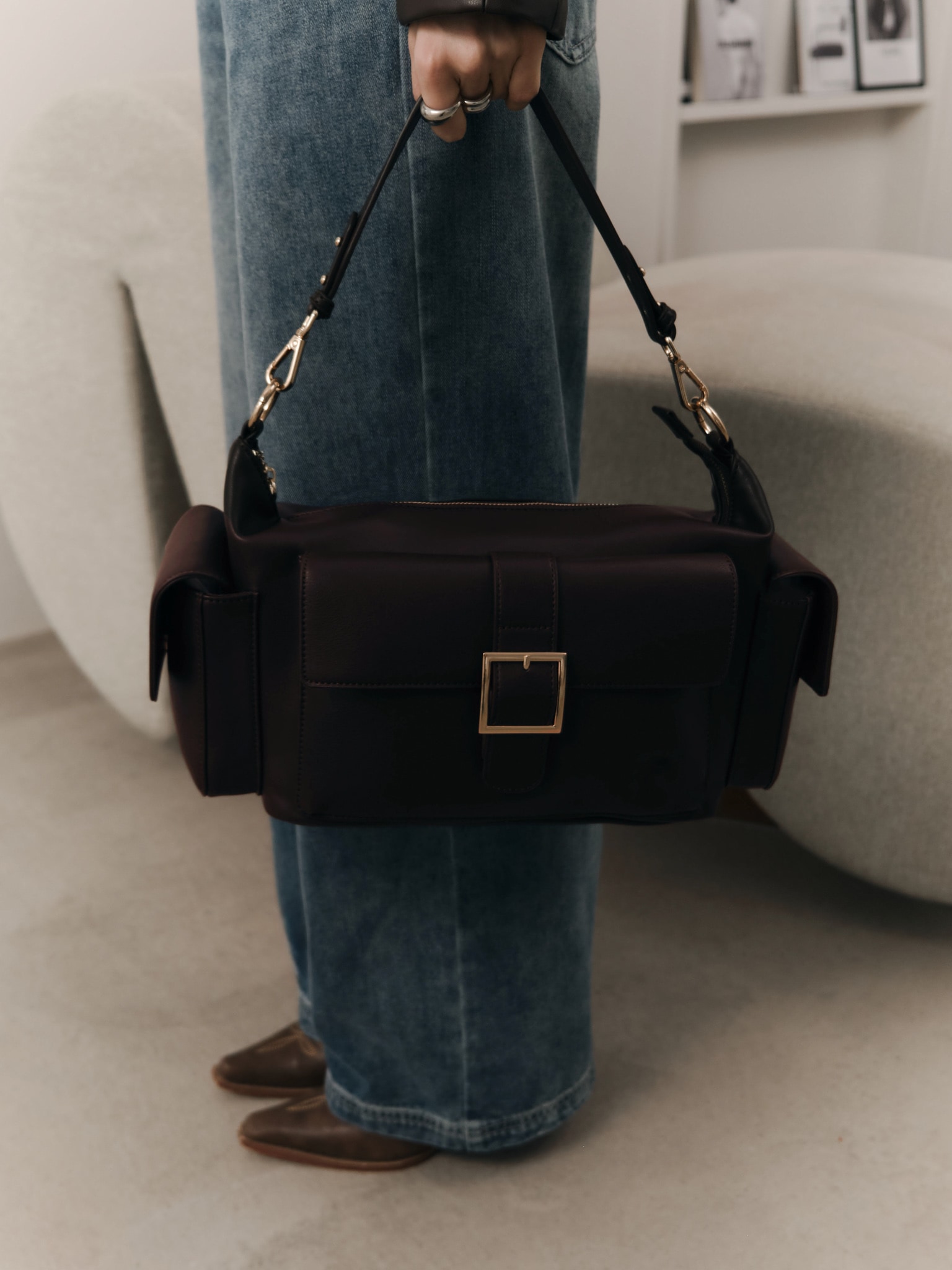 Rectangular bag with large pockets