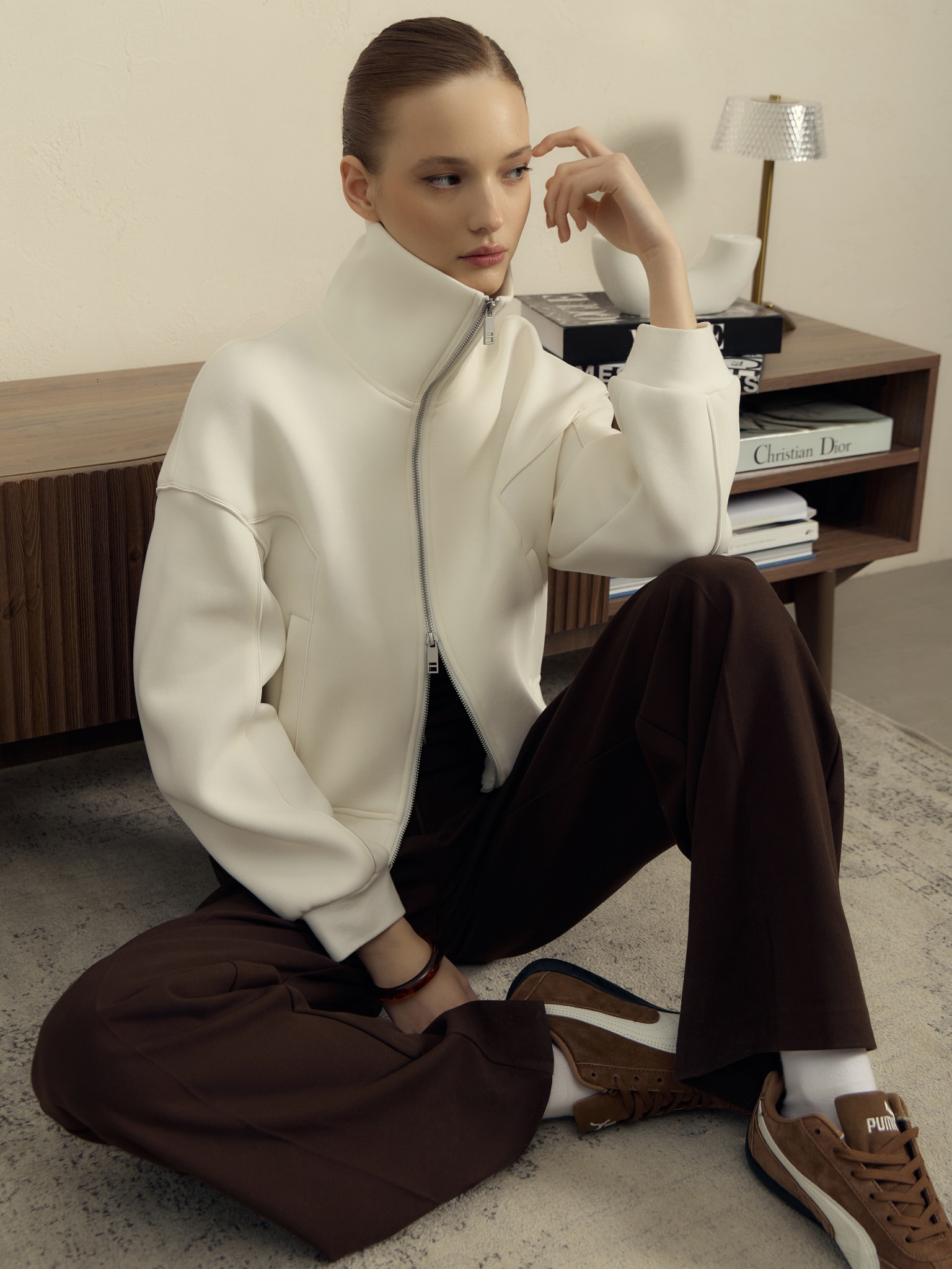 High collar zip-up hoodie