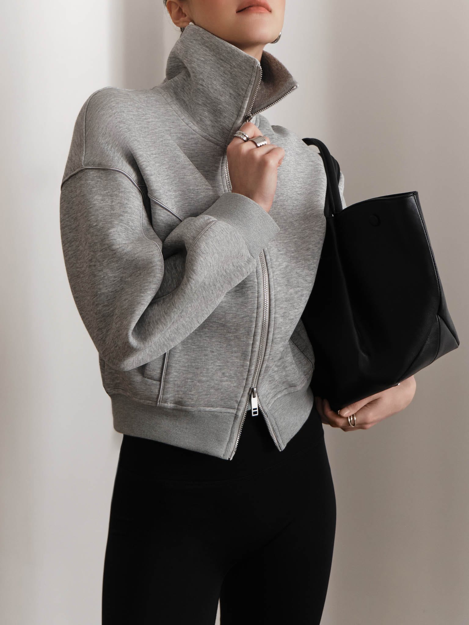 Худи с высоким воротником на молнии