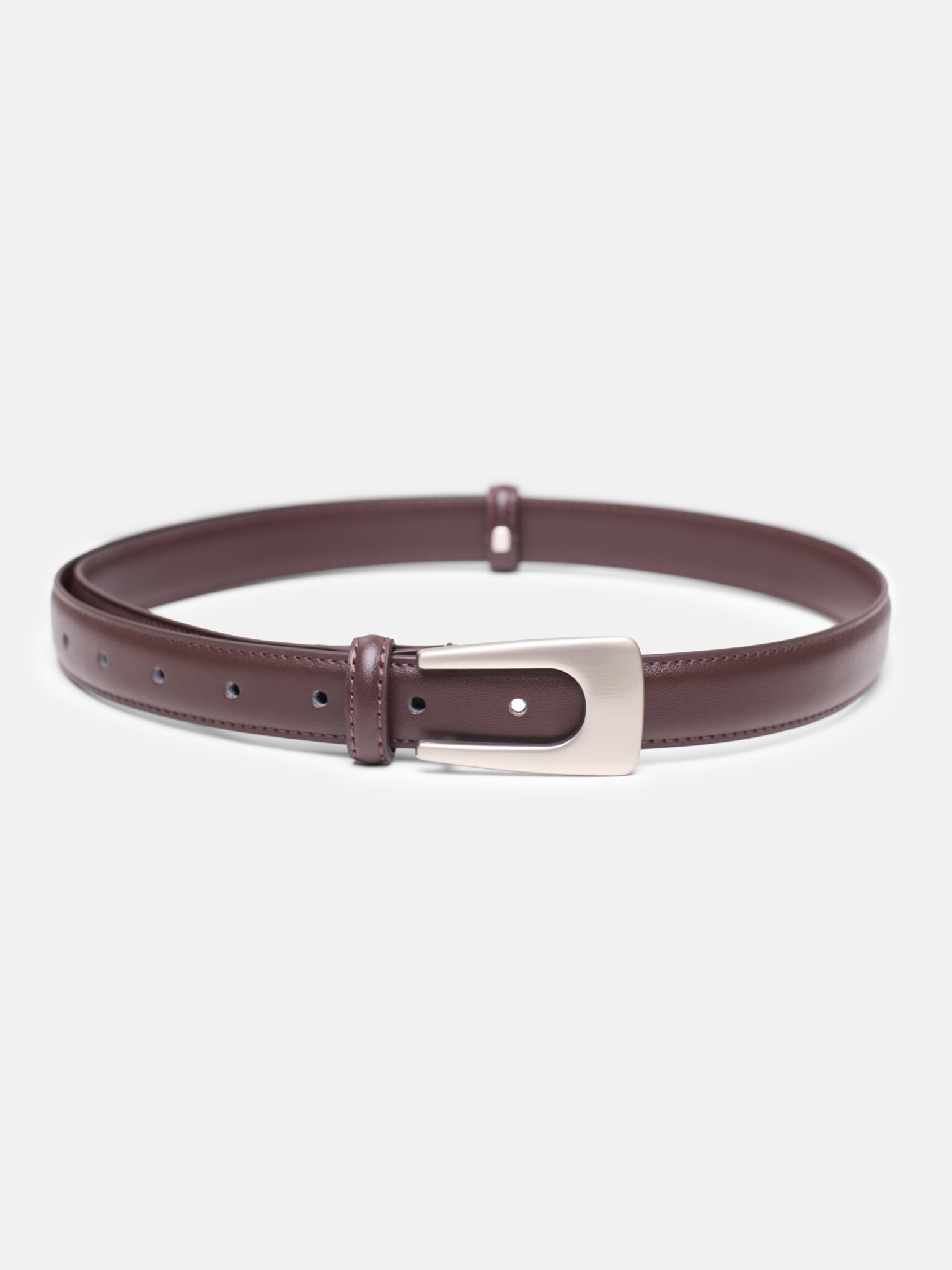 Slim leather belt with matte buckle
