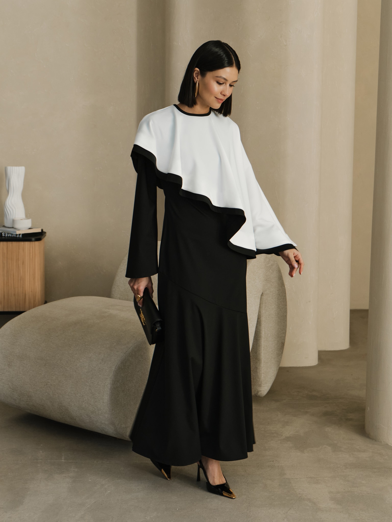 Robe maxi avec cape contrastée