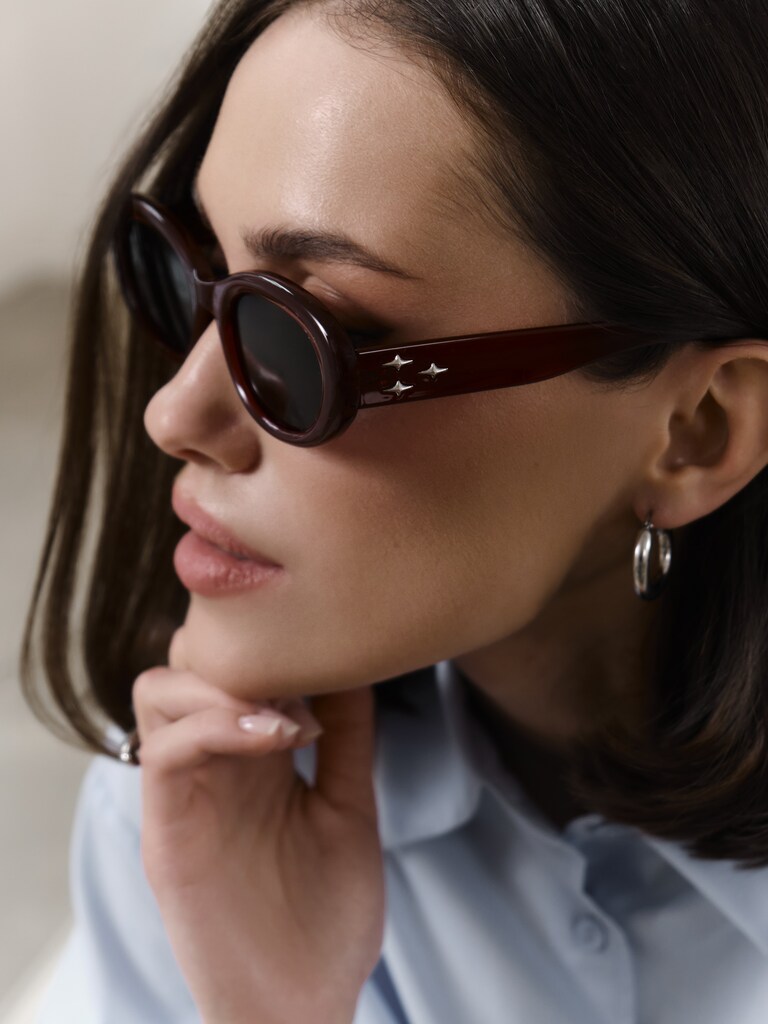 Colourful frame oval sunglasses