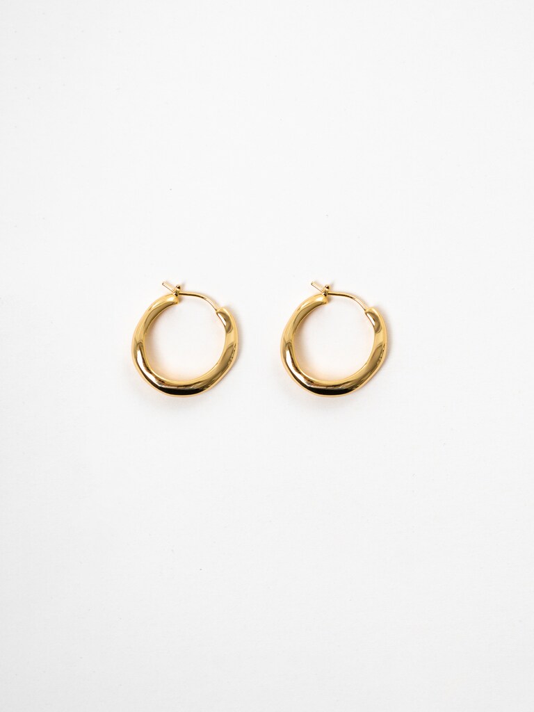 Curved hoop earrings