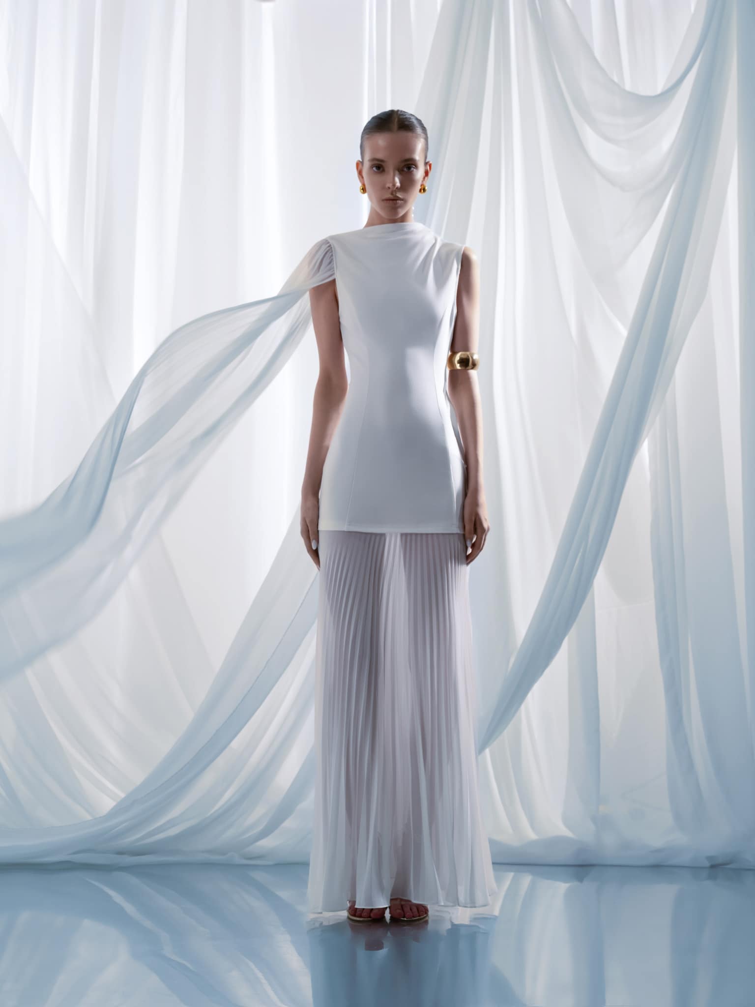 فستان ماكسي بتفاصيل مطوية