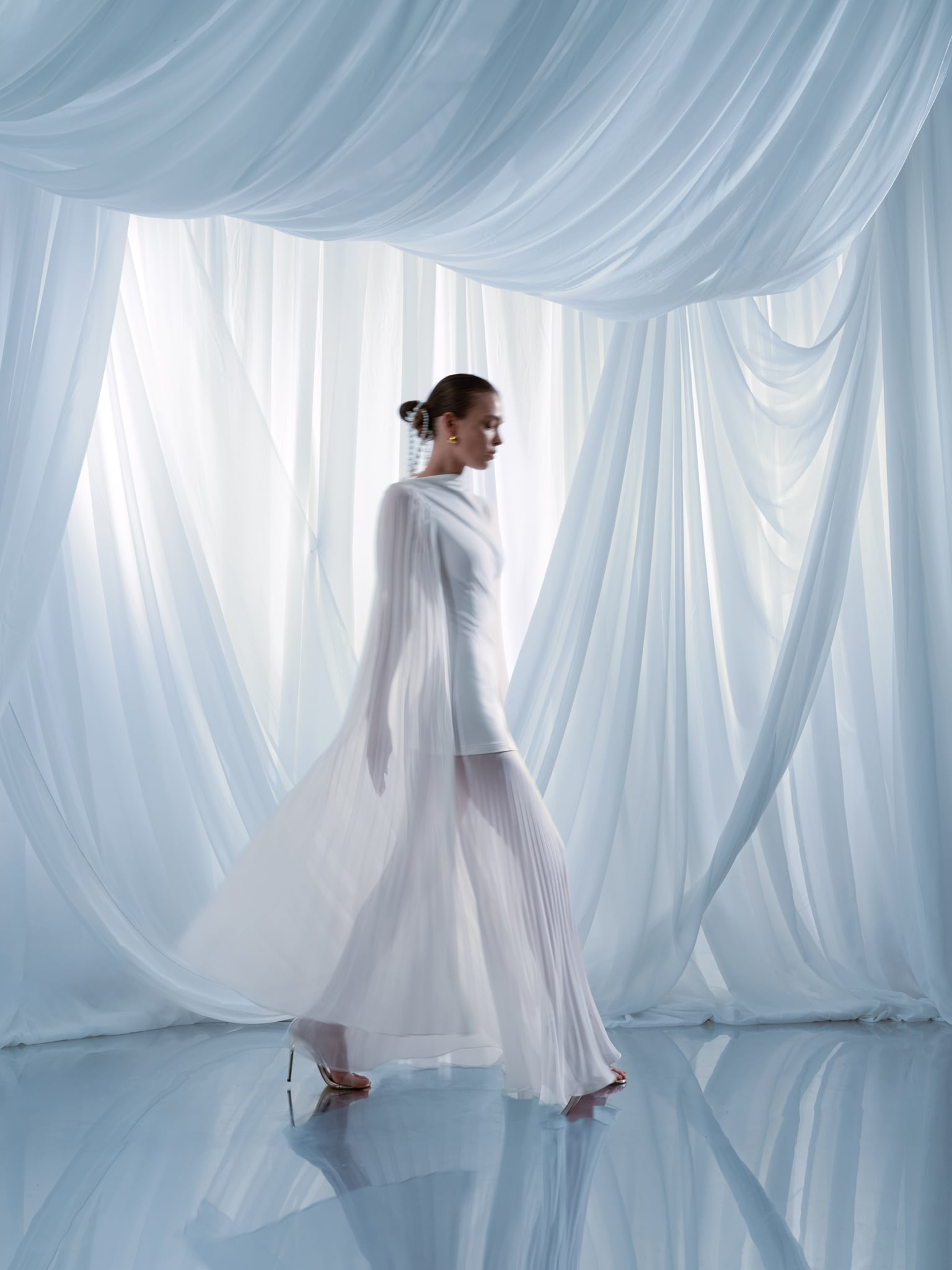 فستان ماكسي بتفاصيل مطوية