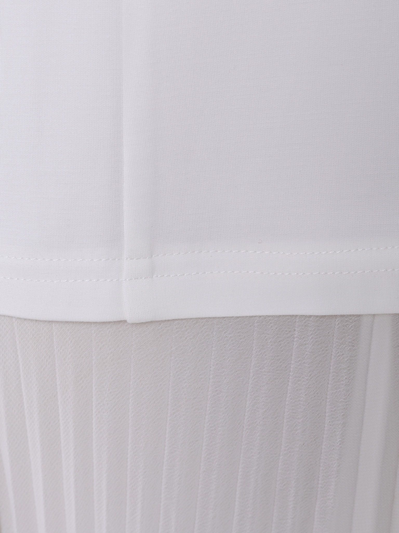 فستان ماكسي بتفاصيل مطوية