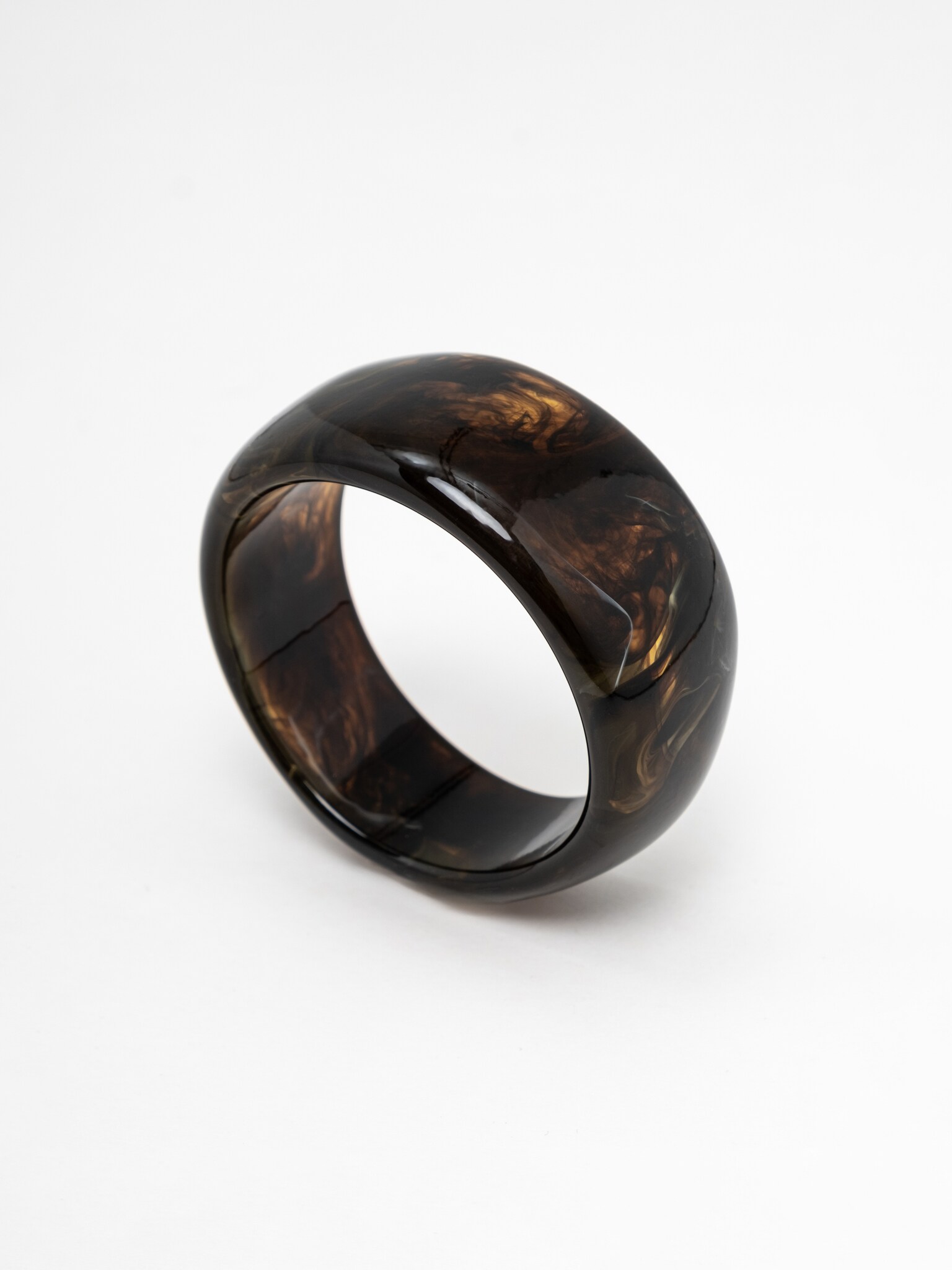 Bulky plastic bracelet