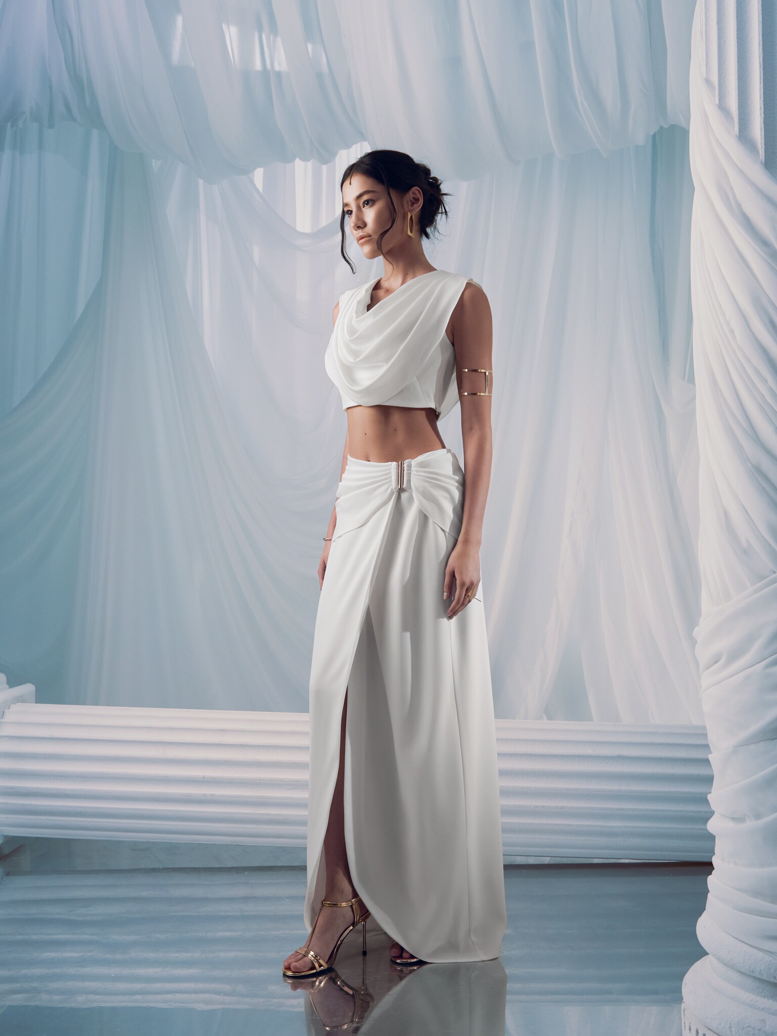 Укороченный топ с объемной драпировкой :: LICHI - Online fashion store