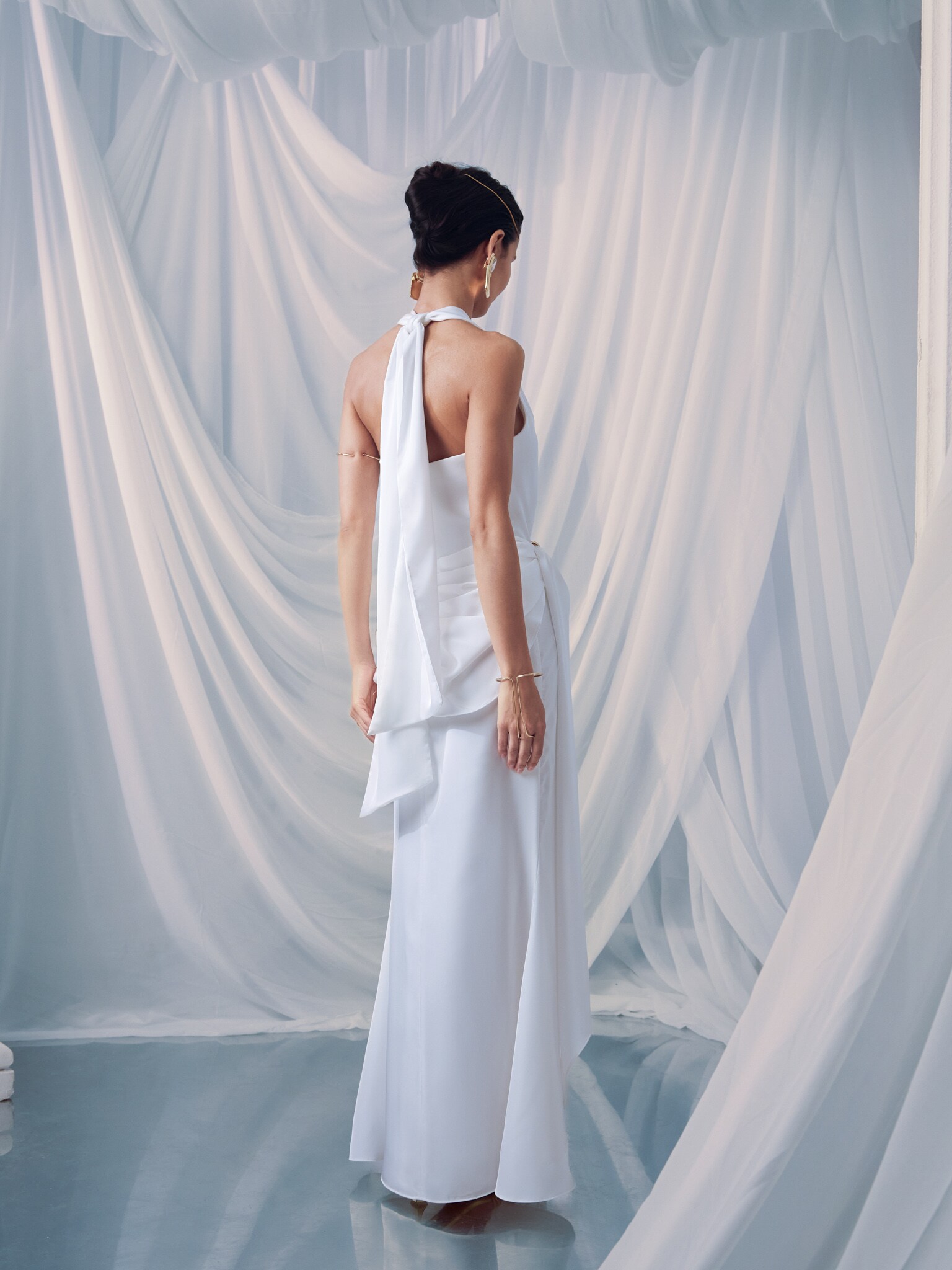 Satin maxi dress with collar ribbons and drapery