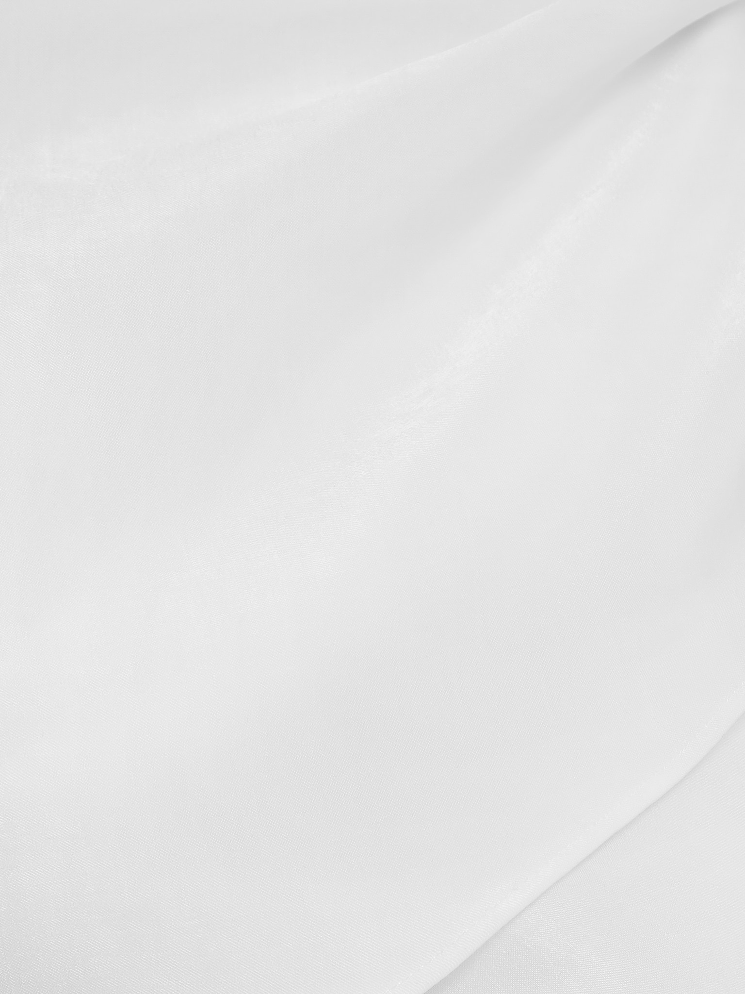 Легкое платье макси с кейпом и металлическим декором