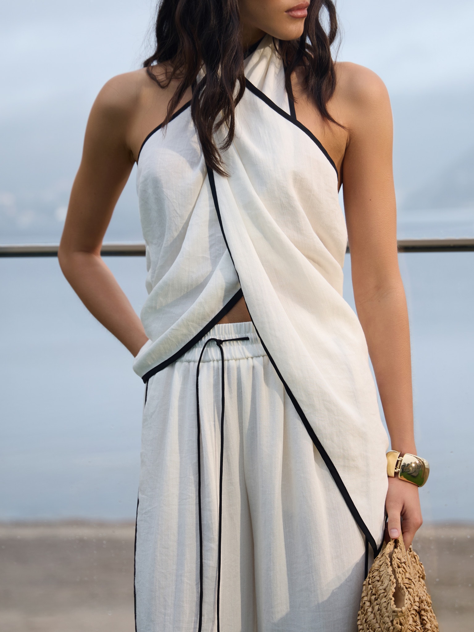[LOOKAST]BELLA HALTER NECK KNIT TOP_3色 MUSINSA | LOOKAST BELLA HALTER NECK KNIT TOP_IVORY