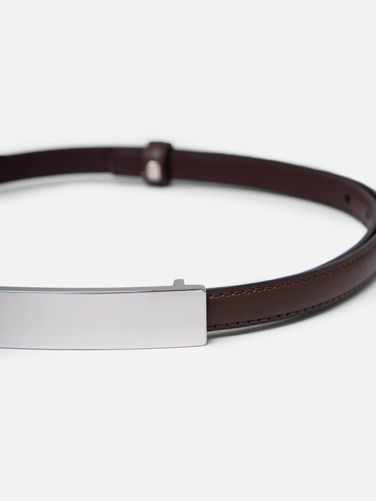 Slim belt with rectangular buckle