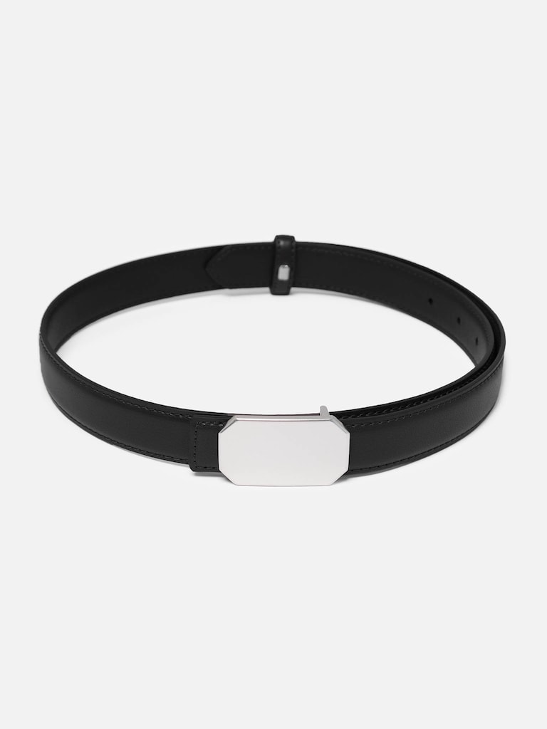 Breiter Gürtel mit geformter Schnalle