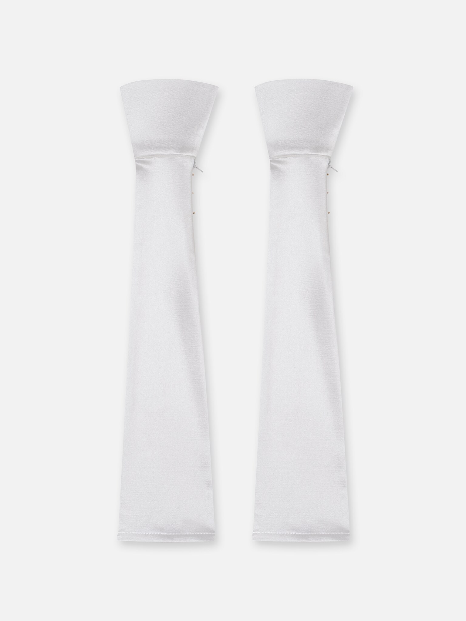 Длинные перчатки из сатина с декоративными пуговицами