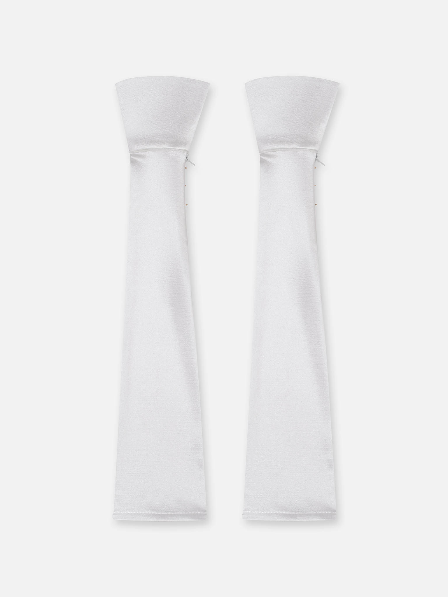 Длинные перчатки из сатина с декоративными пуговицами