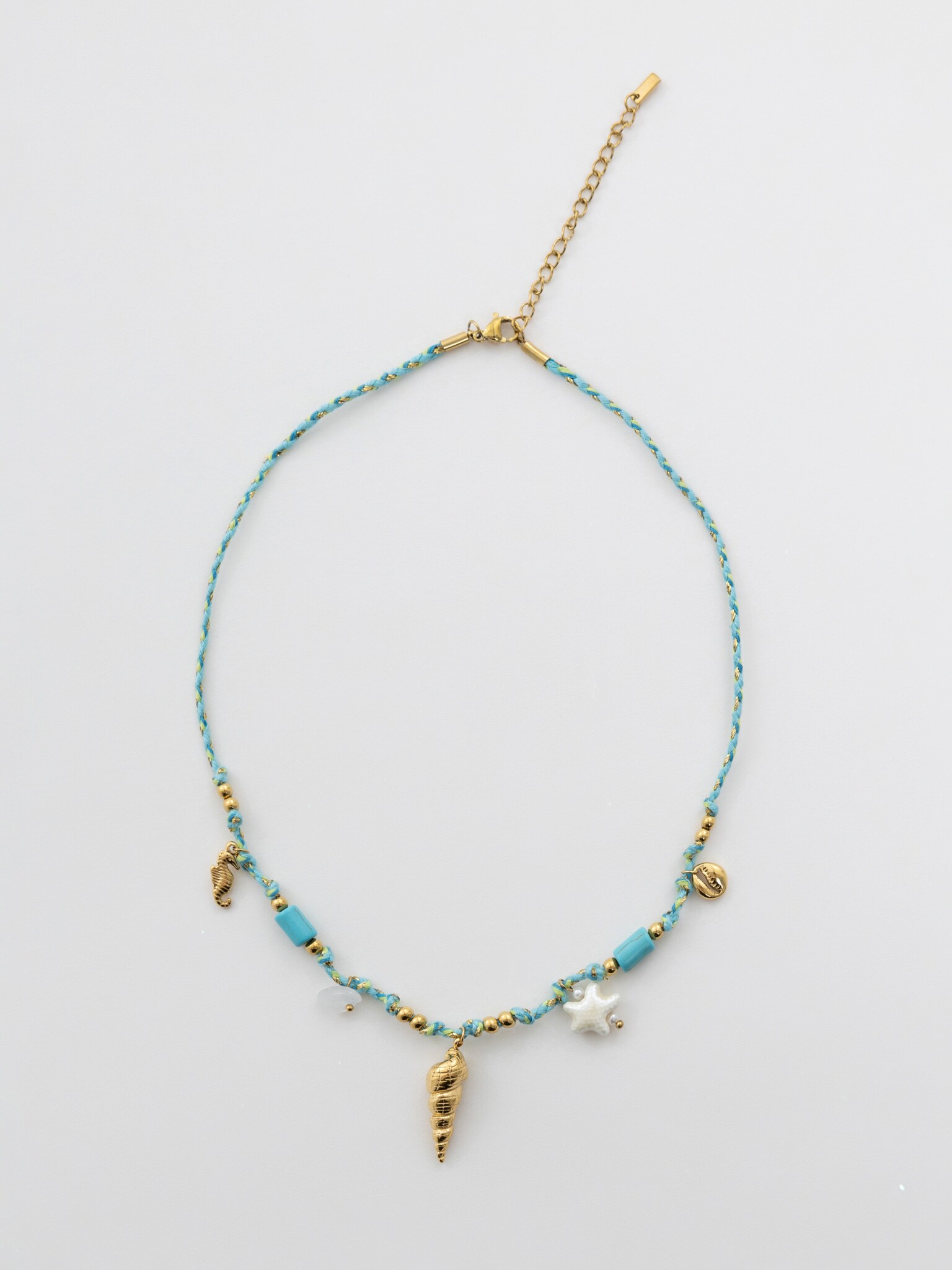 Яркое колье с морским декором