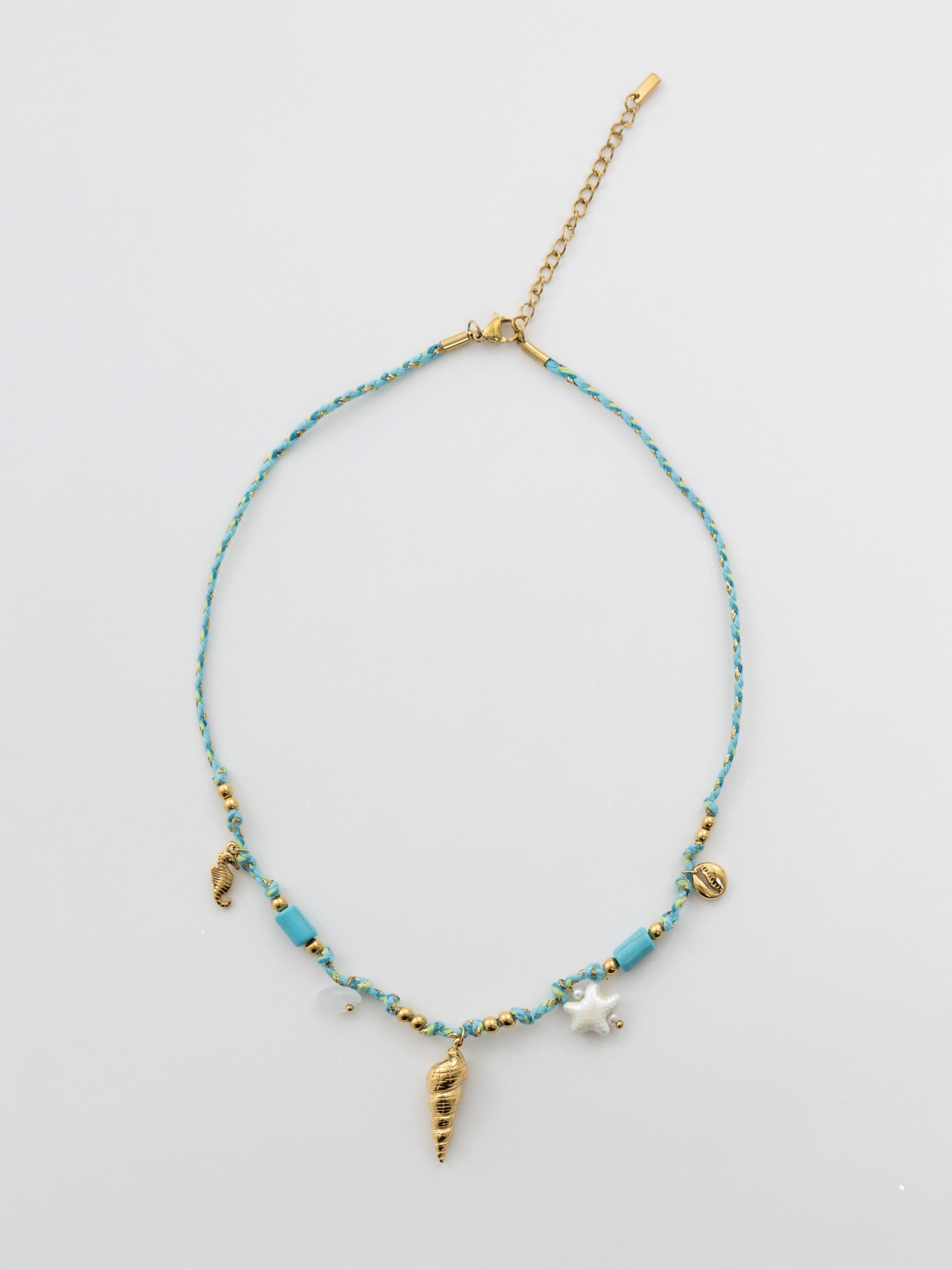 Яркое колье с морским декором